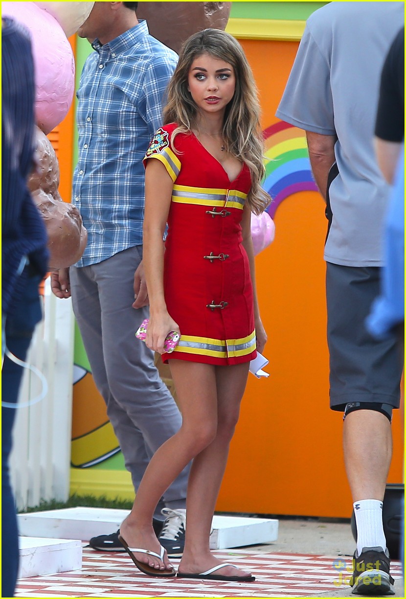 Sarah Hyland is a Hot Firefighter for 'Modern Family' Halloween Episode!