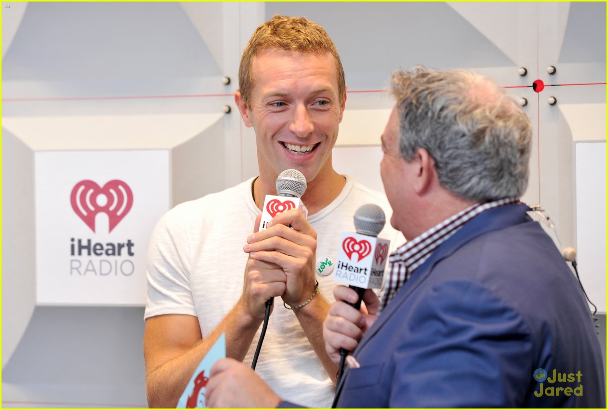 Jennifer Lawrence Pictured with Chris Martin for First Time!