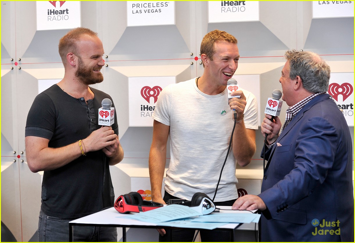 Jennifer Lawrence Pictured with Chris Martin for First Time!