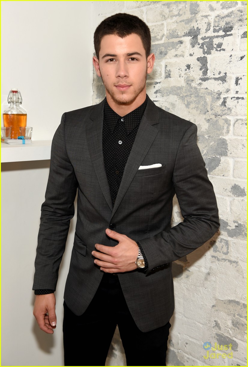 Nick & Joe Jonas Are Quite a Hot Pair of Brothers at Queen of the Night!