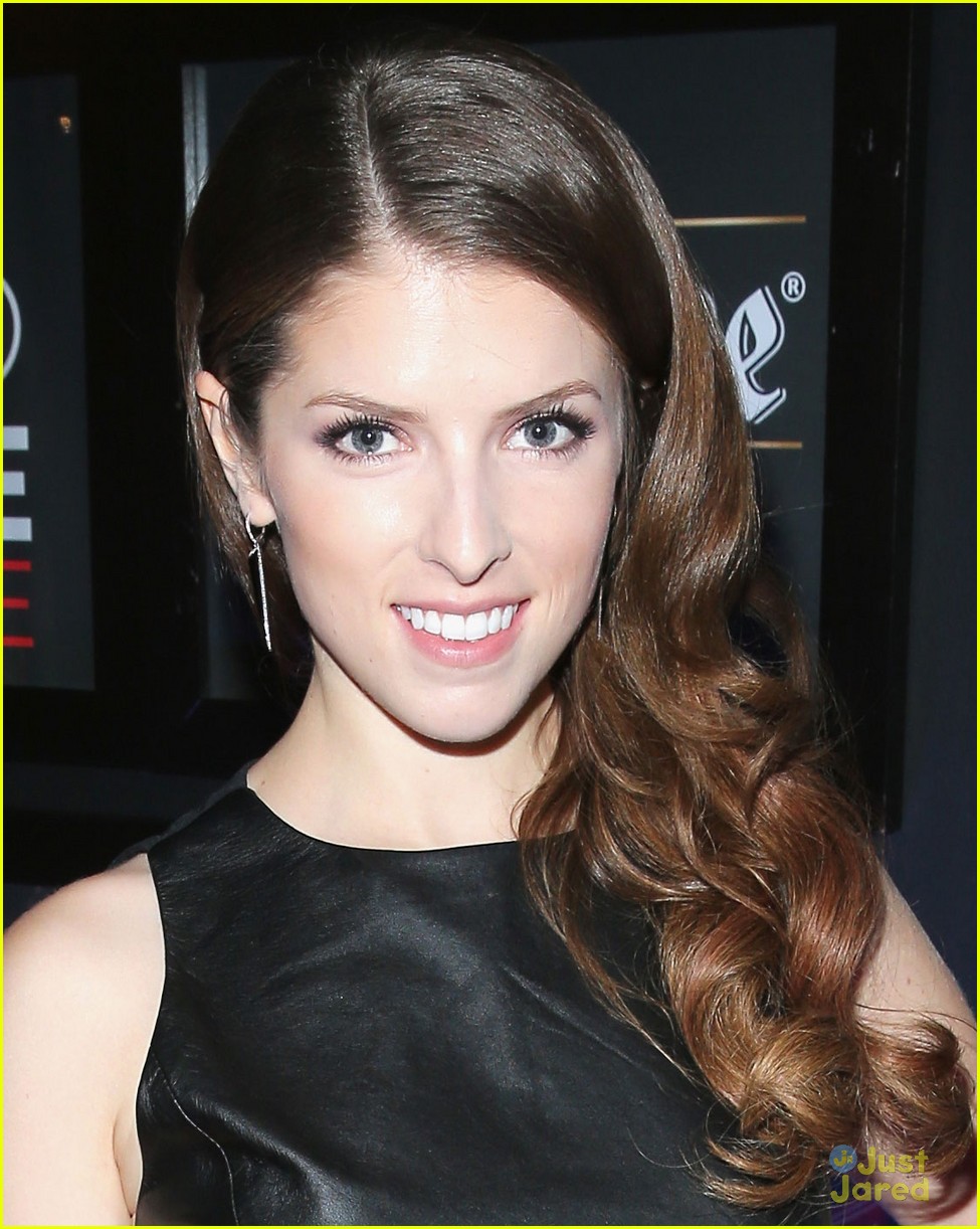 Anna Kendrick Brings 'Cake' to the Toronto Film Festival 2014!