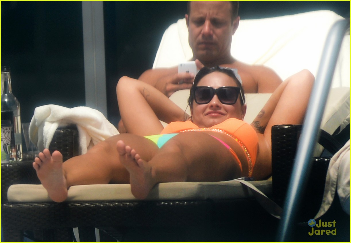 Demi Lovato Displays Her Fabulous Bikini Body in Miami