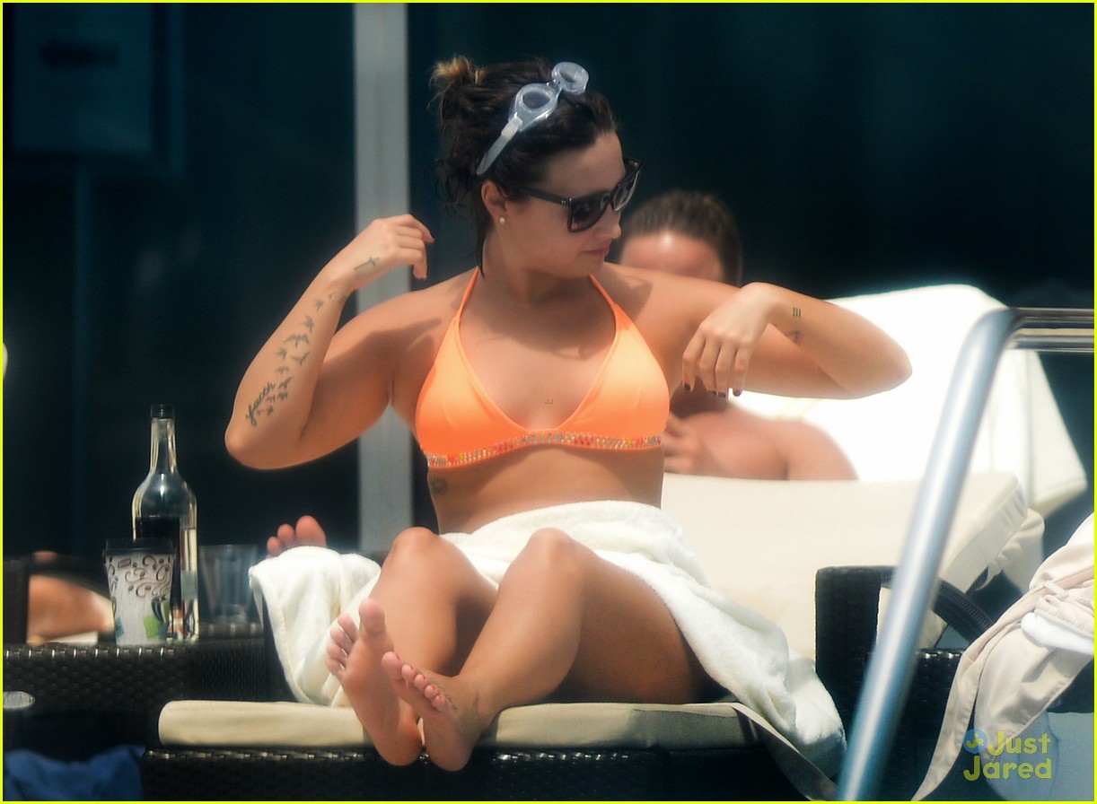 Demi Lovato Displays Her Fabulous Bikini Body in Miami