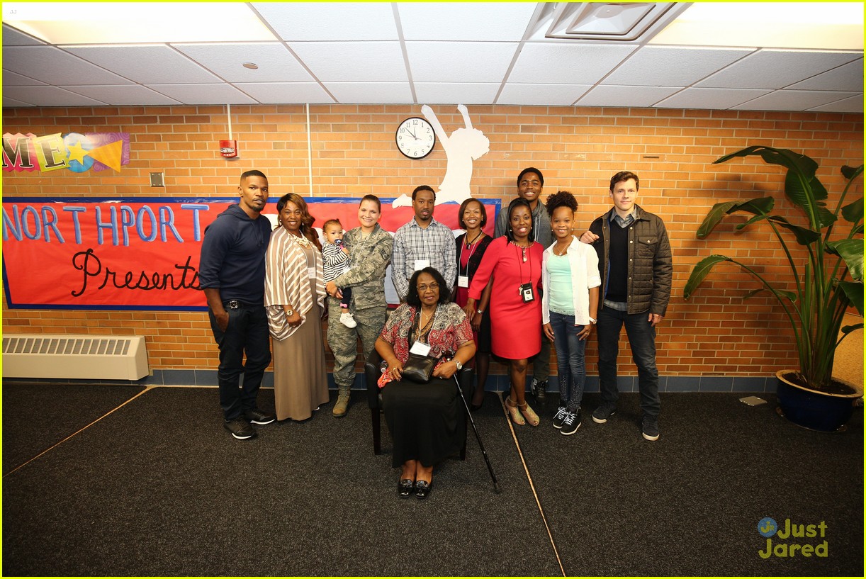 Quvenzhane Wallis Brings 'Annie' To School In Minnesota