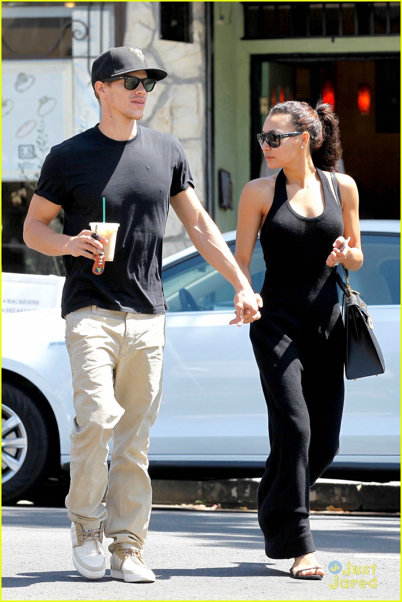 Naya Rivera & Husband Ryan Dorsey Hold Hands After Breakfast!