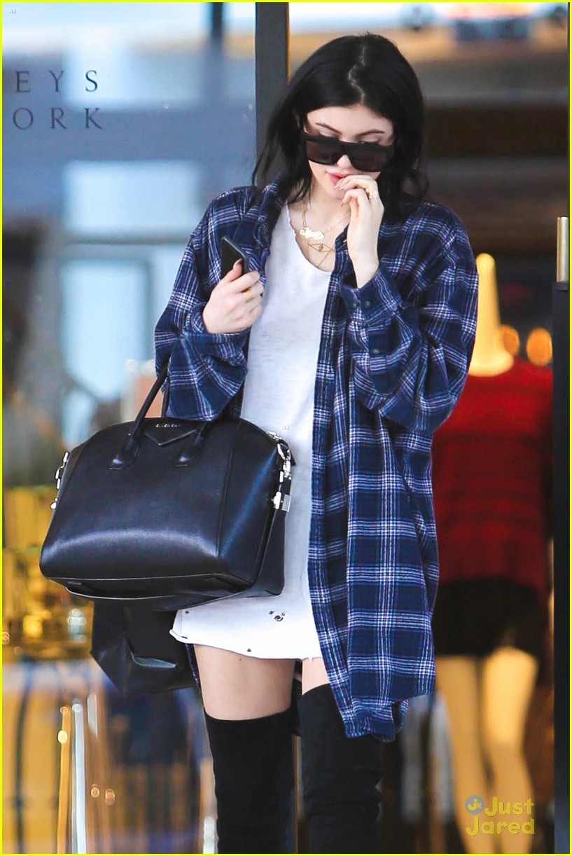 Kim Kardashian Says She's Like A 'Proud Mom' About Kendall Jenner's Modeling Career