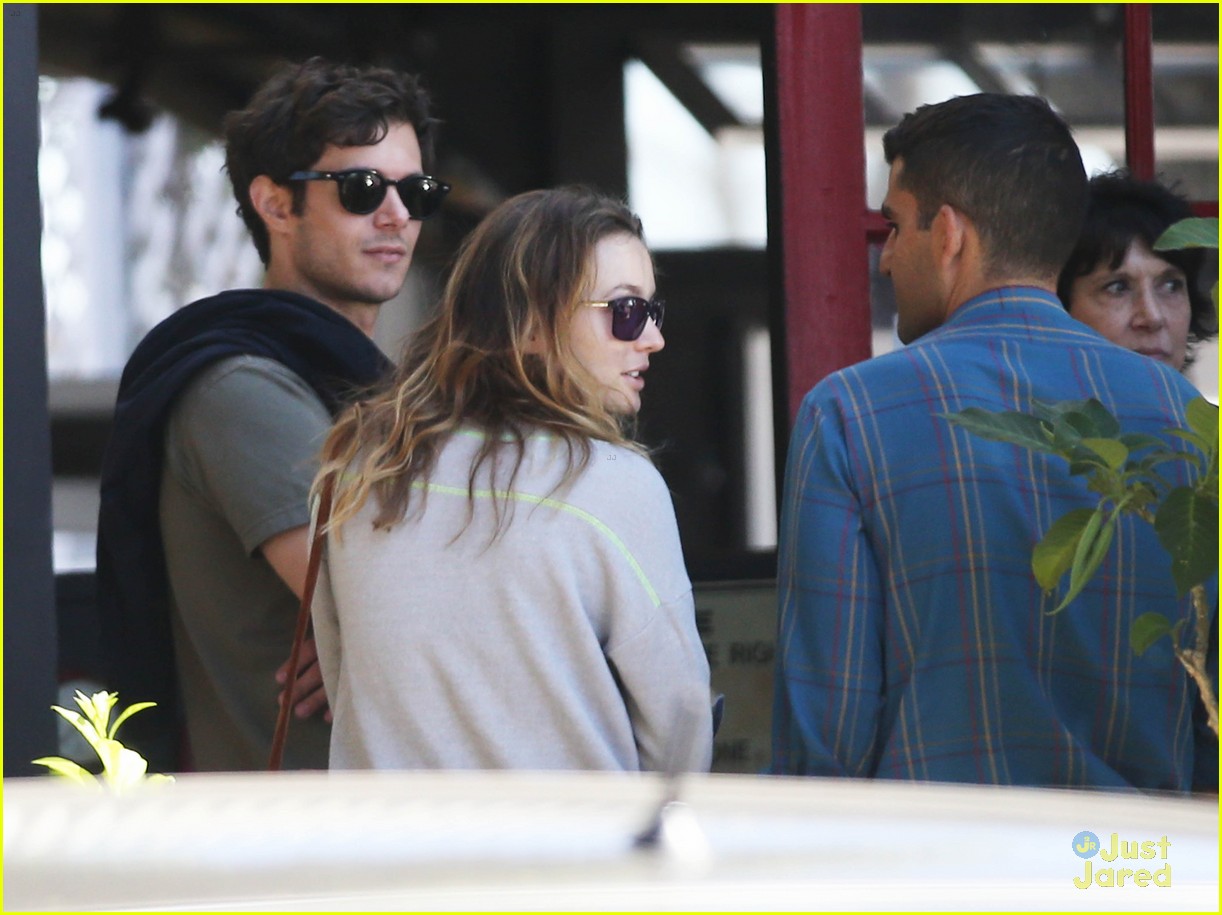 Leighton Meester Lunches with Adam Brody & Family