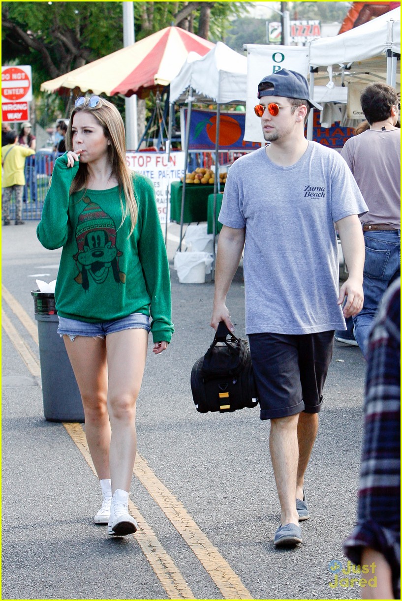 New Couple Alert! Logan Henderson & Makenzie Vega Pack on the PDA While Shopping!