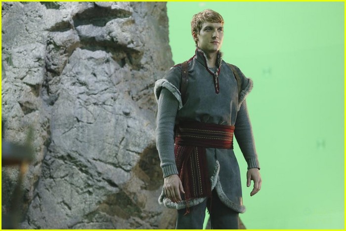 Hans Tries To Take Over Arendelle In New 'Once Upon A Time' - See The Stills!