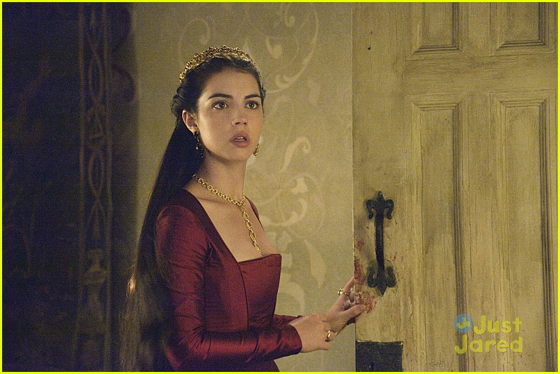 Leith Is Back In The Castle On Tonight's 'Reign'