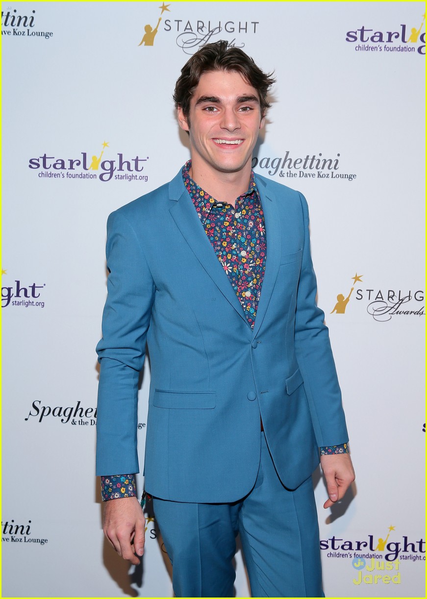 RJ Mitte Receives Starbright World Inspiration Award at Starlight Awards 2014
