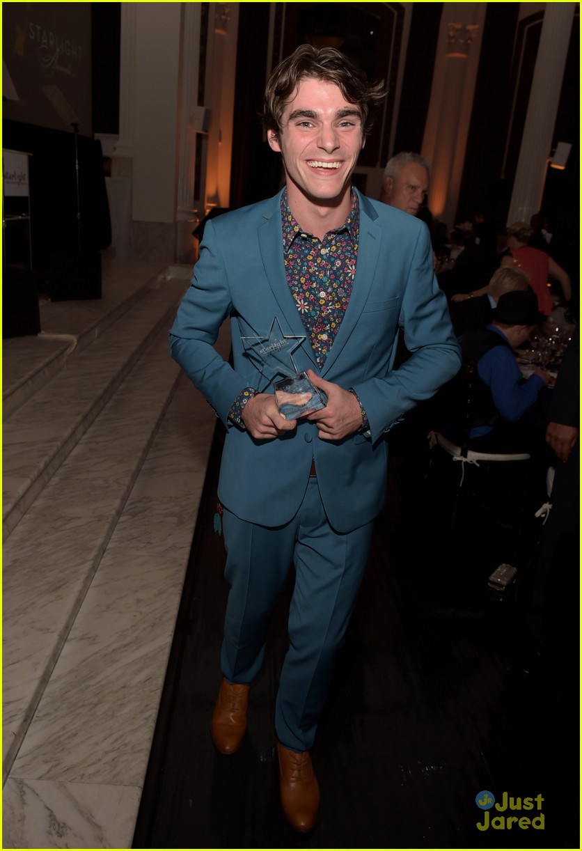 RJ Mitte Receives Starbright World Inspiration Award at Starlight Awards 2014