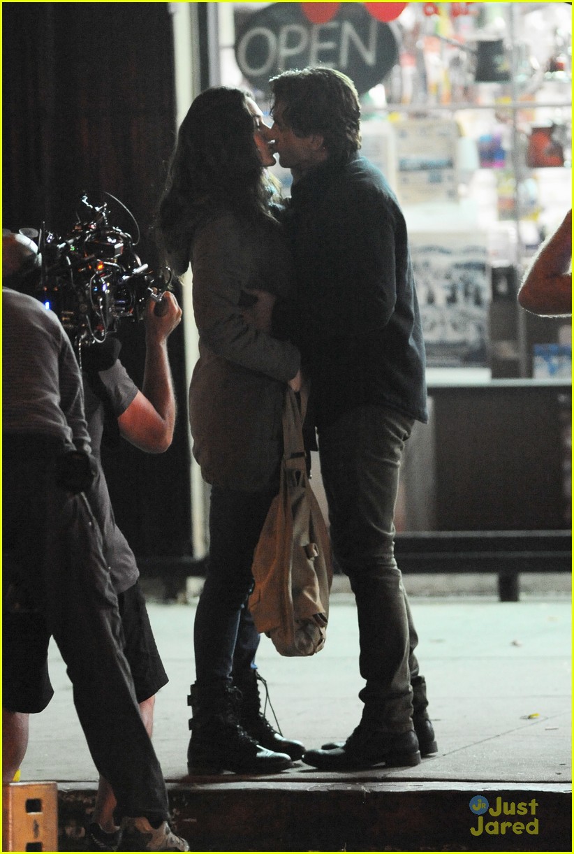 Emmy Rossum & Dermot Mulroney Kiss For 'Shameless' Scenes 