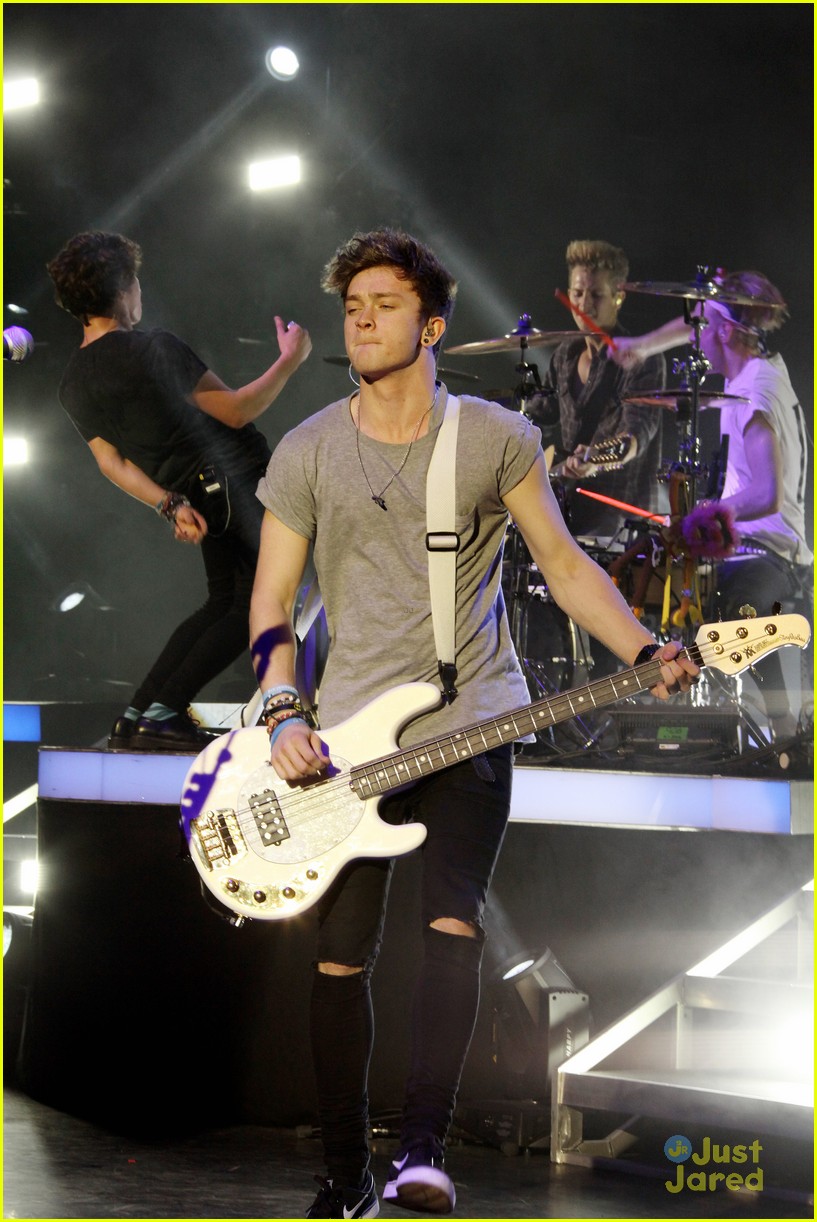 The Vamps Host 'Oh Cecilia' Sing-A-Long At Hammersmith Apollo - Watch It Here!