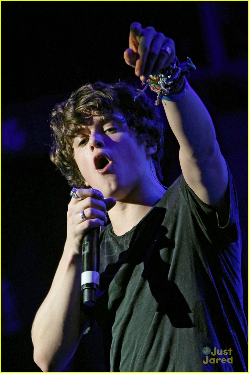 The Vamps Host 'Oh Cecilia' Sing-A-Long At Hammersmith Apollo - Watch It Here!