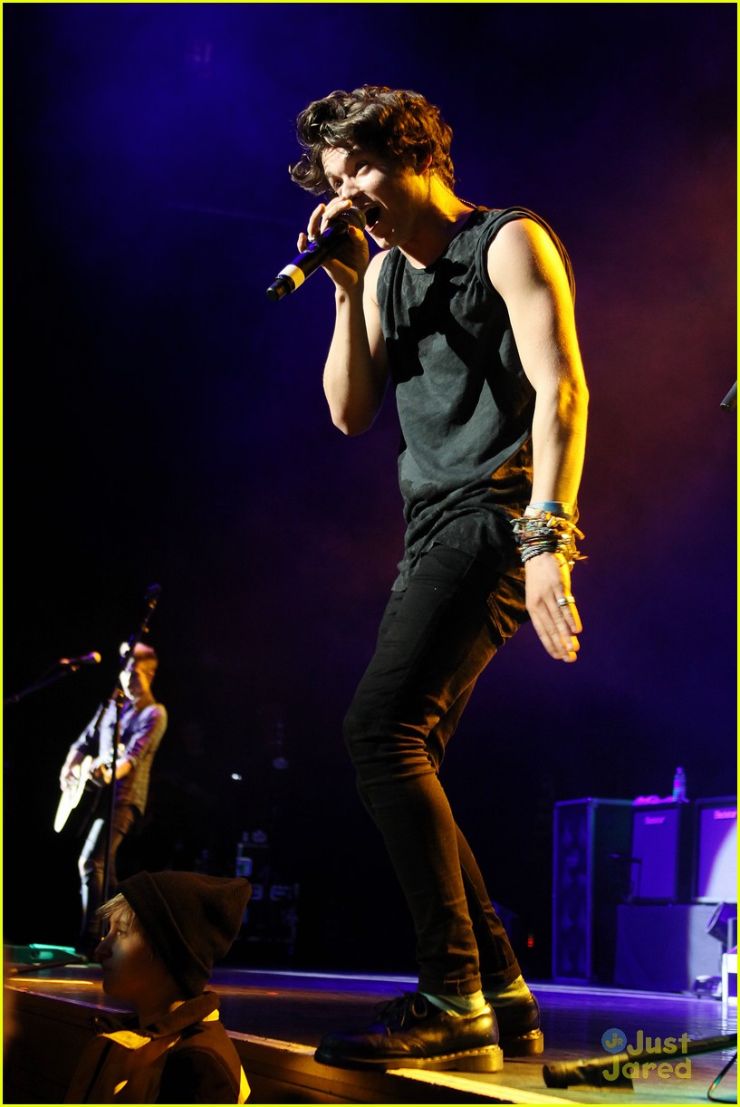 The Vamps Host 'Oh Cecilia' Sing-A-Long At Hammersmith Apollo - Watch It Here!