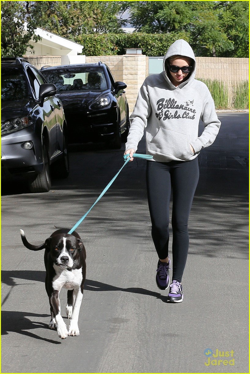 Miley Cyrus Still Looks Happy Without New Boyfriend Patrick Schwarzenegger
