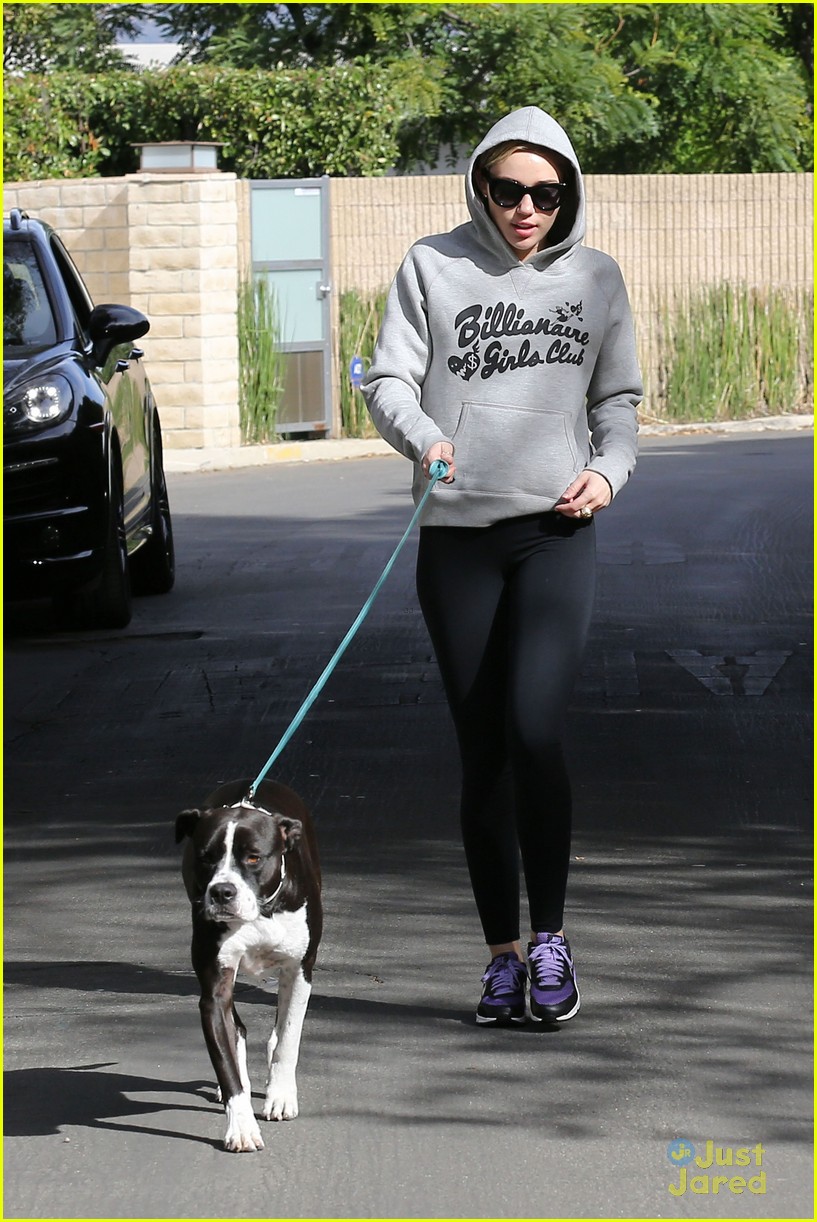 Miley Cyrus Still Looks Happy Without New Boyfriend Patrick Schwarzenegger