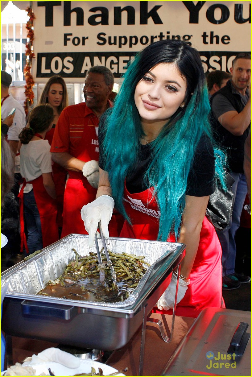 Kylie Jenner & Tyga Feed the Hungry Together Before Thanksgiving