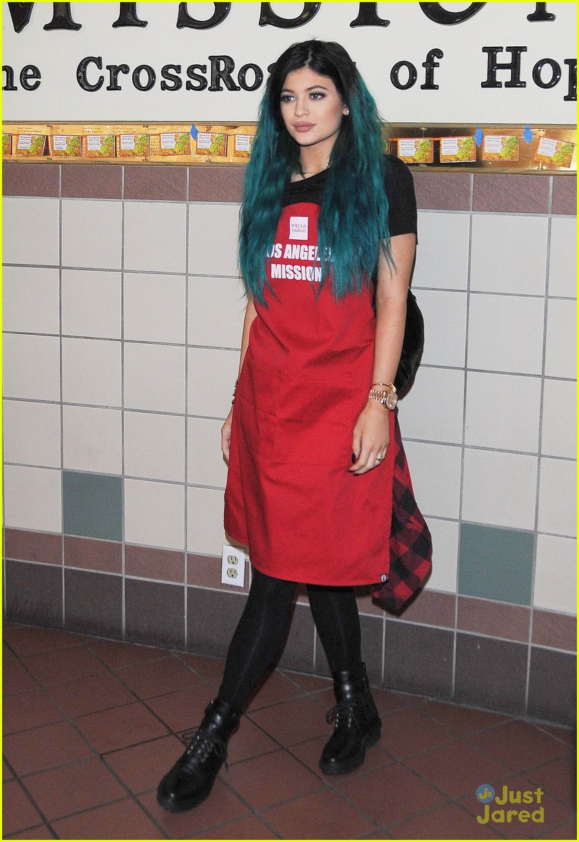 Kylie Jenner & Tyga Feed the Hungry Together Before Thanksgiving