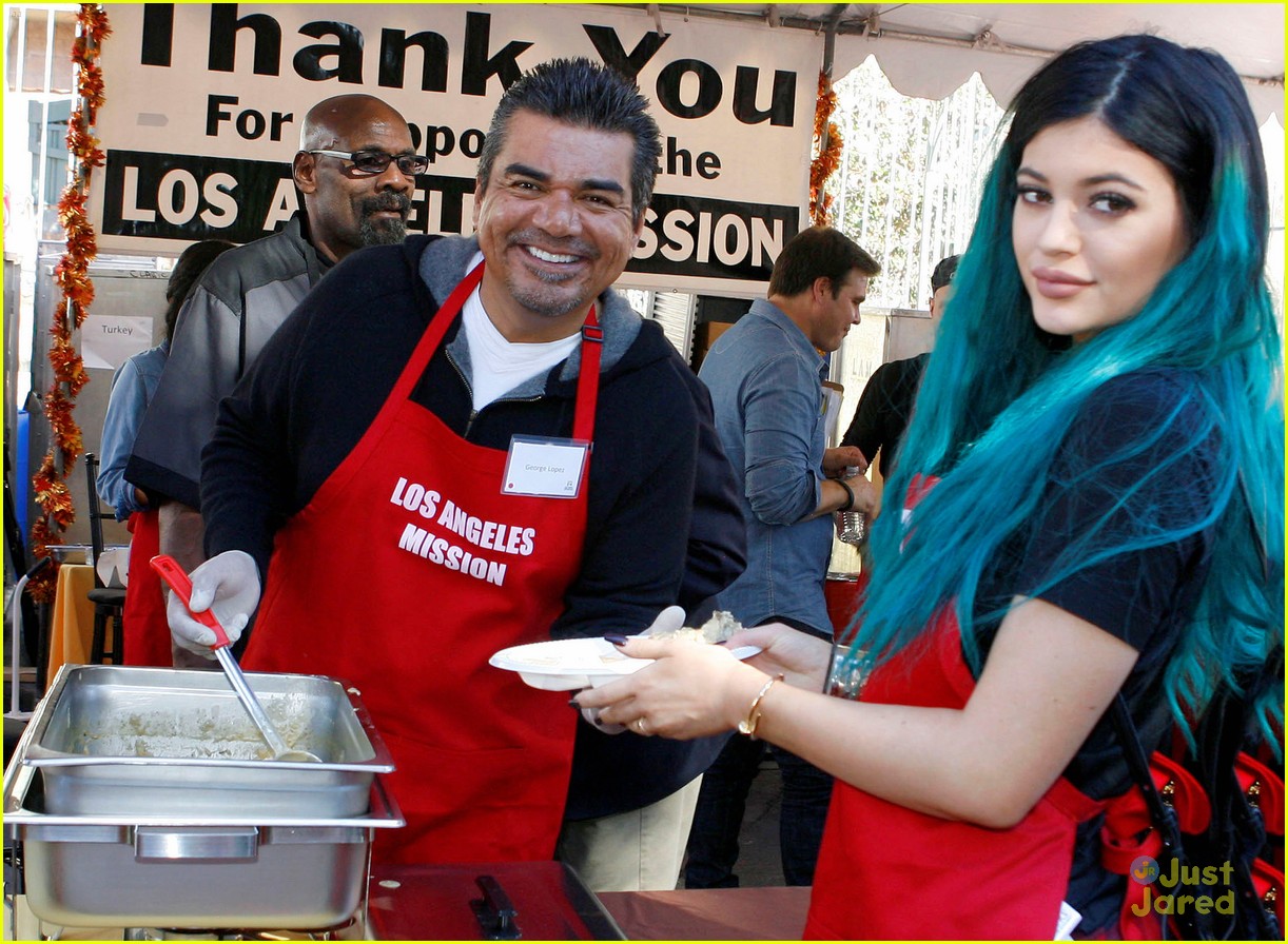 Kylie Jenner & Tyga Feed the Hungry Together Before Thanksgiving