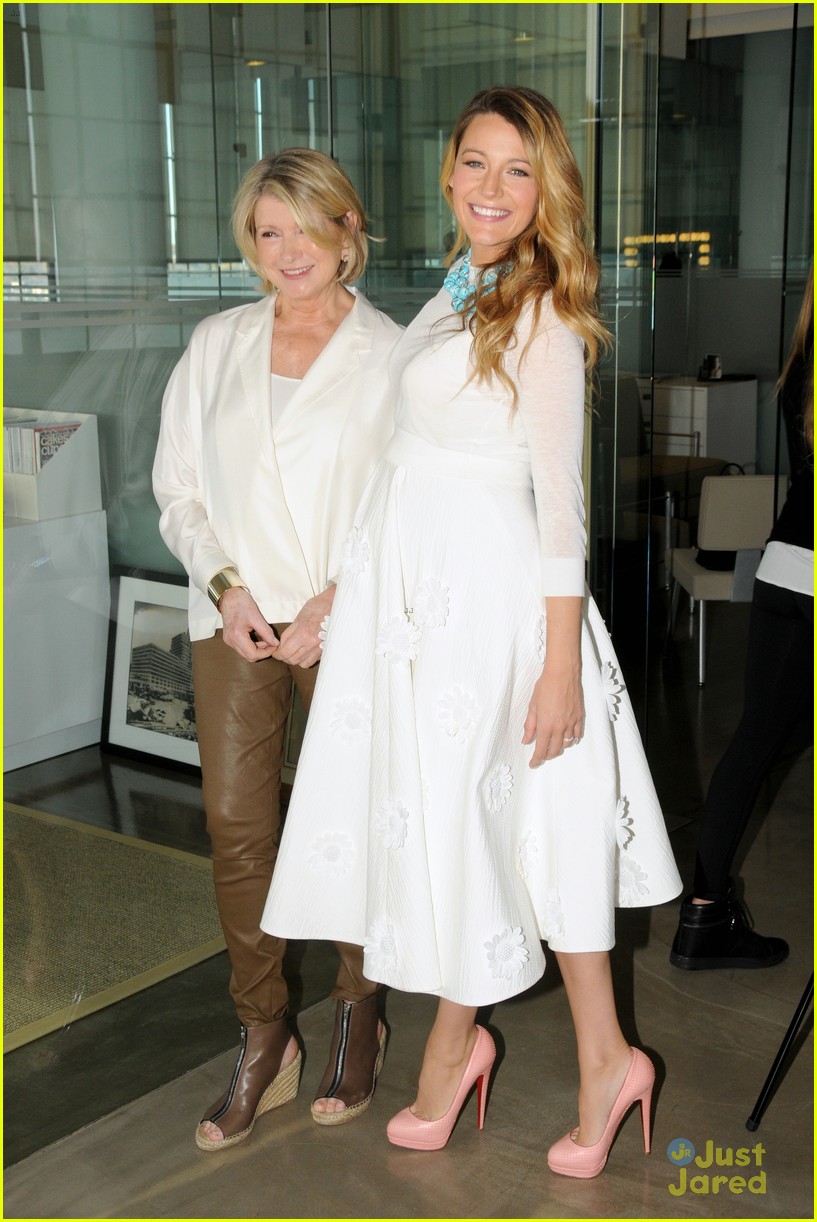 Pregnant Blake Lively Bring Baby Bump to American Made Summit
