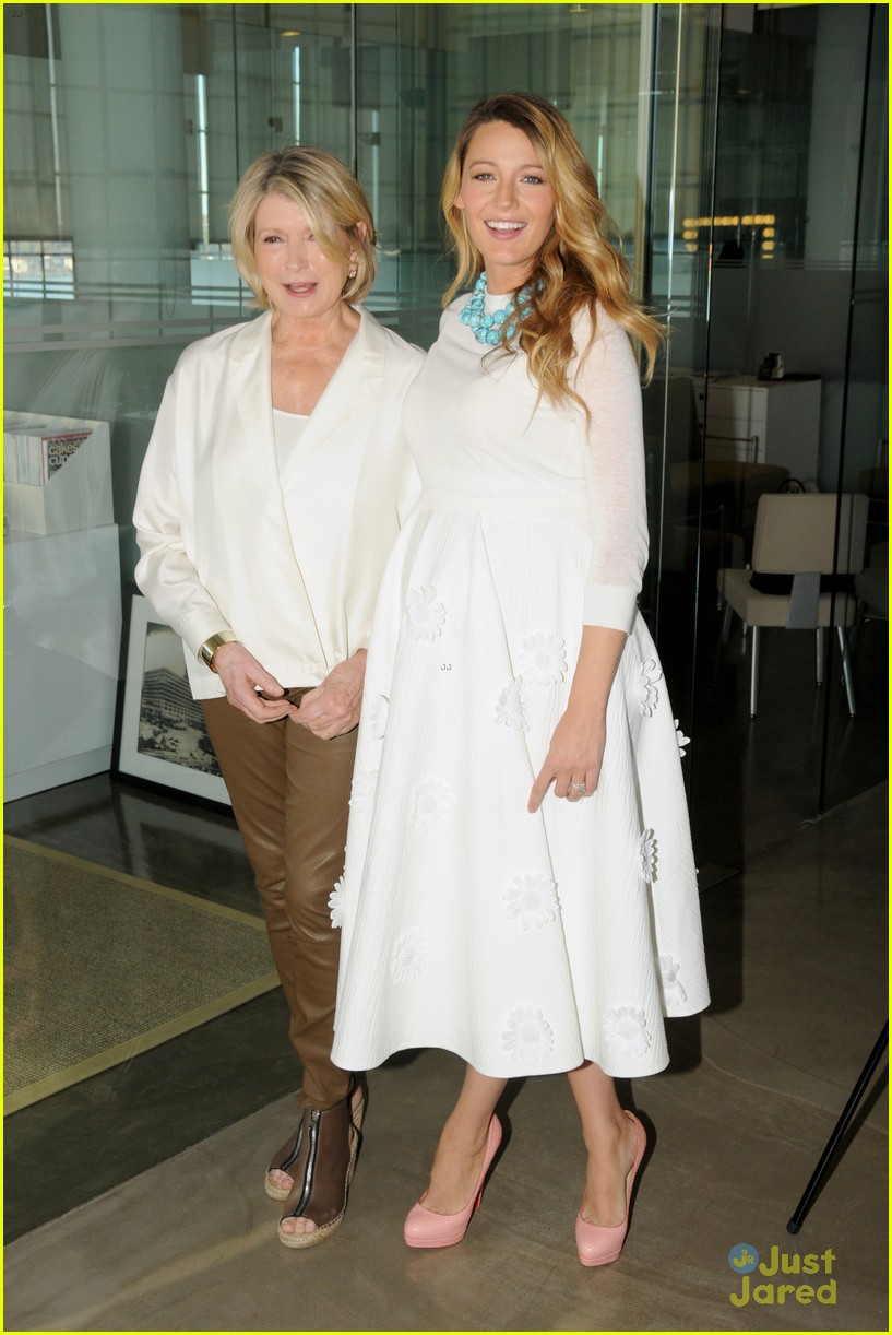 Pregnant Blake Lively Bring Baby Bump to American Made Summit