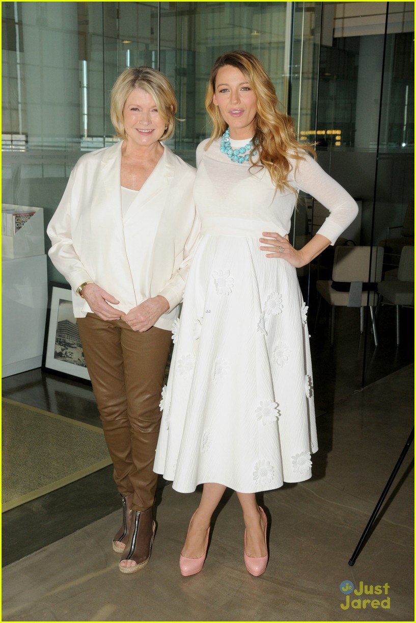 Pregnant Blake Lively Bring Baby Bump to American Made Summit