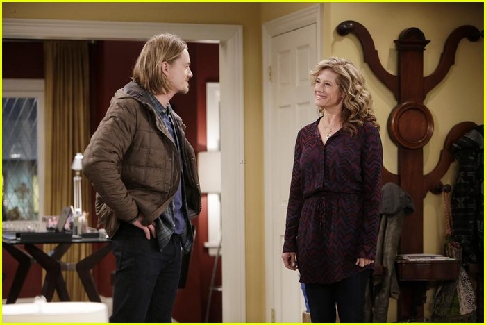 Eek! Kyle Gets Into An Accident on 'Last Man Standing'!