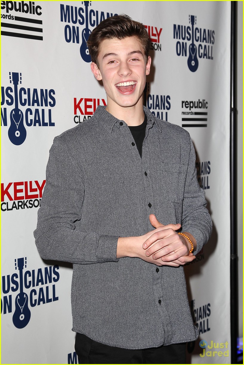 Nick Jonas & Shawn Mendes Perform for a Good Cause in NYC!