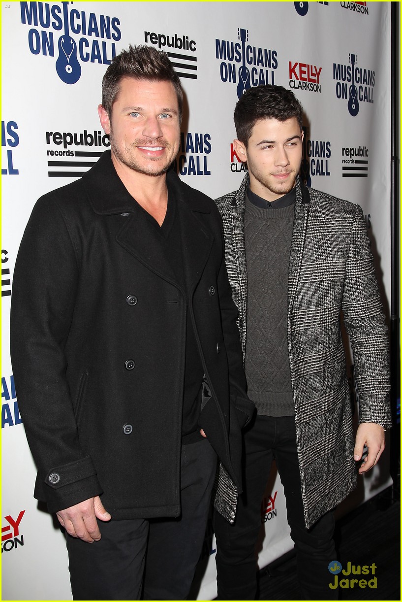 Nick Jonas & Shawn Mendes Perform for a Good Cause in NYC!