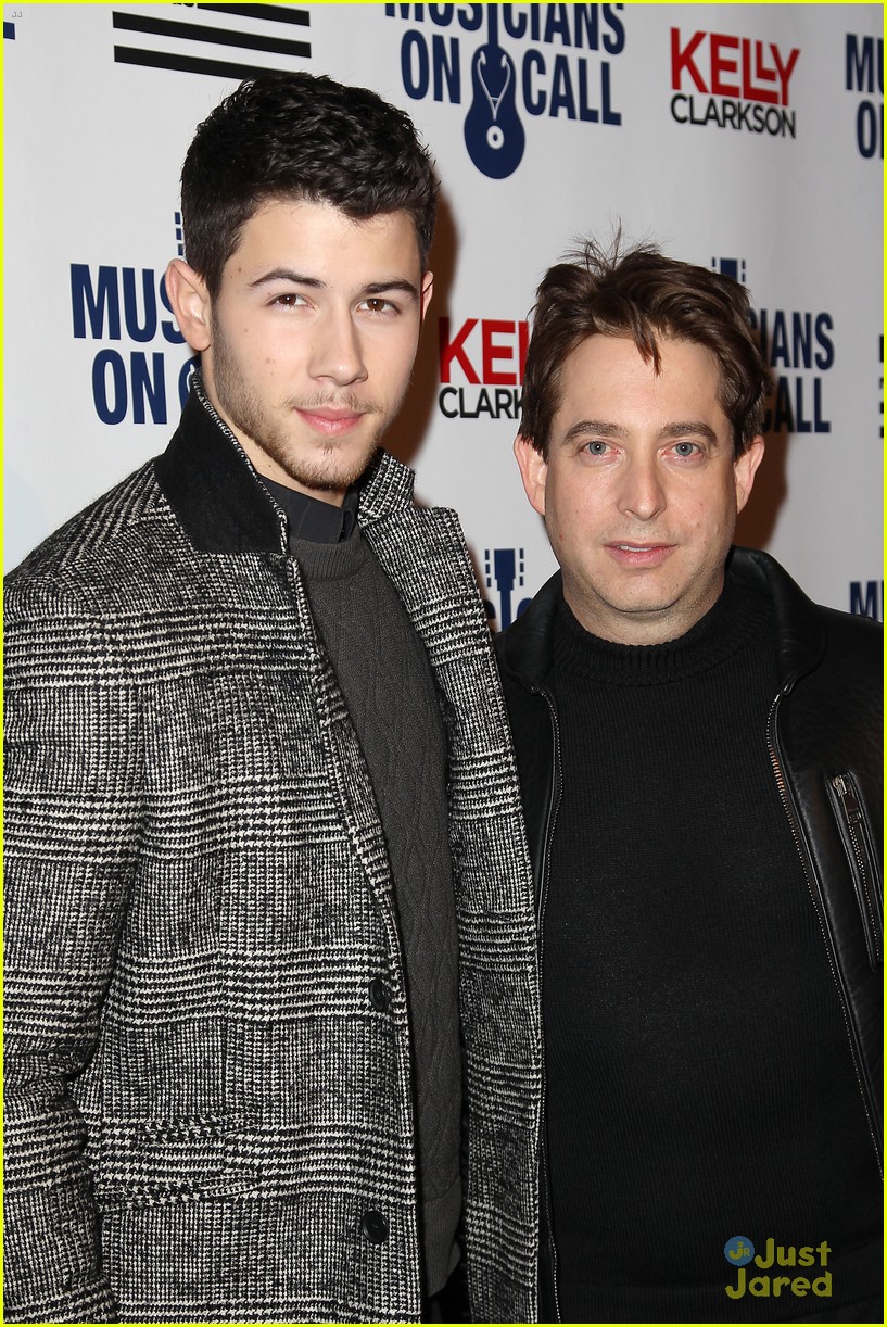 Nick Jonas & Shawn Mendes Perform for a Good Cause in NYC!
