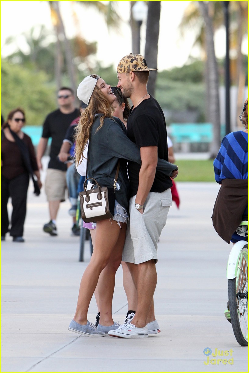 Nina Agdal & Boyfriend Reid Heidenry Heat Up Miami with Major PDA!