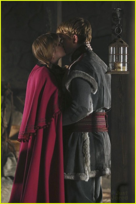 Anna & Elsa Are Together Again on 'Once Upon A Time' This Weekend