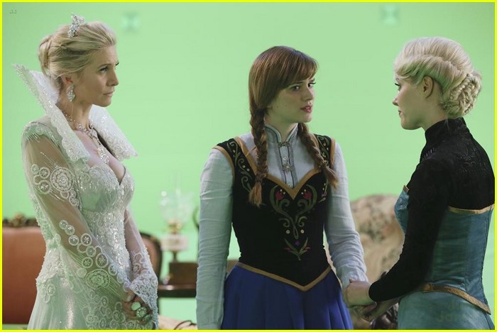 Anna & Elsa Are Together Again on 'Once Upon A Time' This Weekend