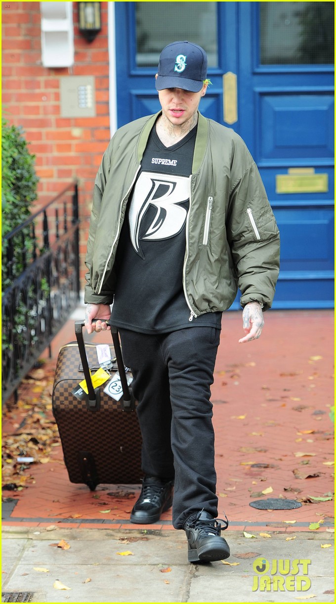 Rita Ora & Ricky Hilfiger Fly to Los Angeles Together
