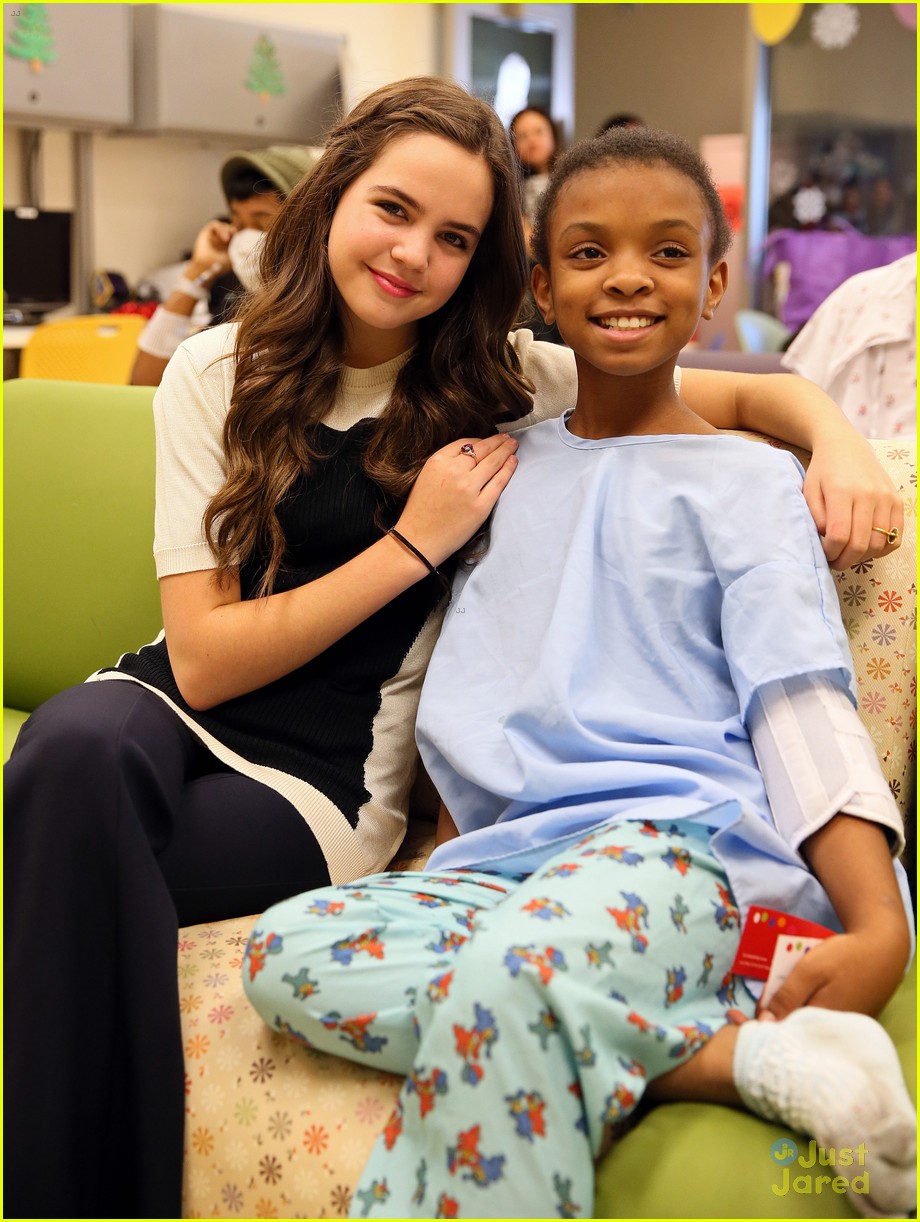 Bailee Madison Brings Christmas Surprise to Hospital Patients!