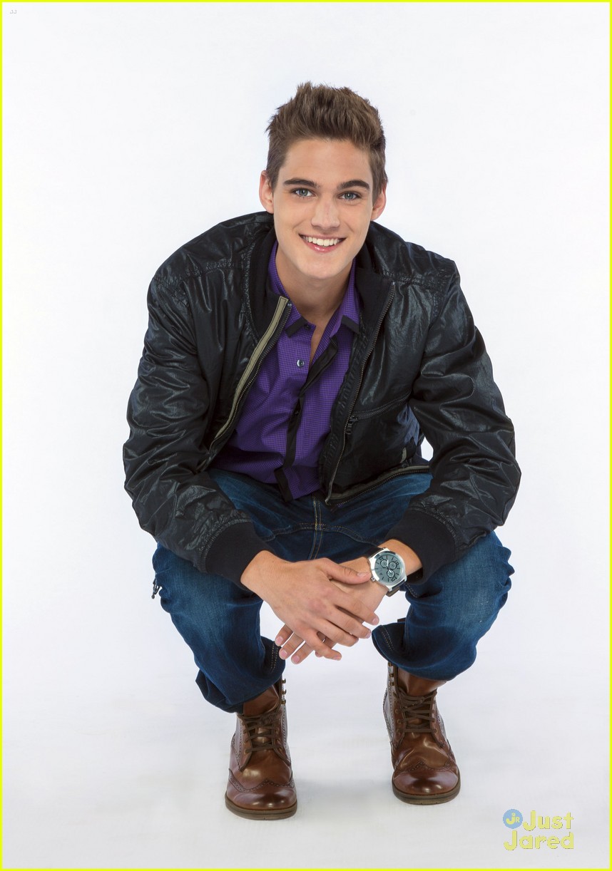 'Every Witch Way' Is Back NEXT Monday! Get A Sneak Peek Here!