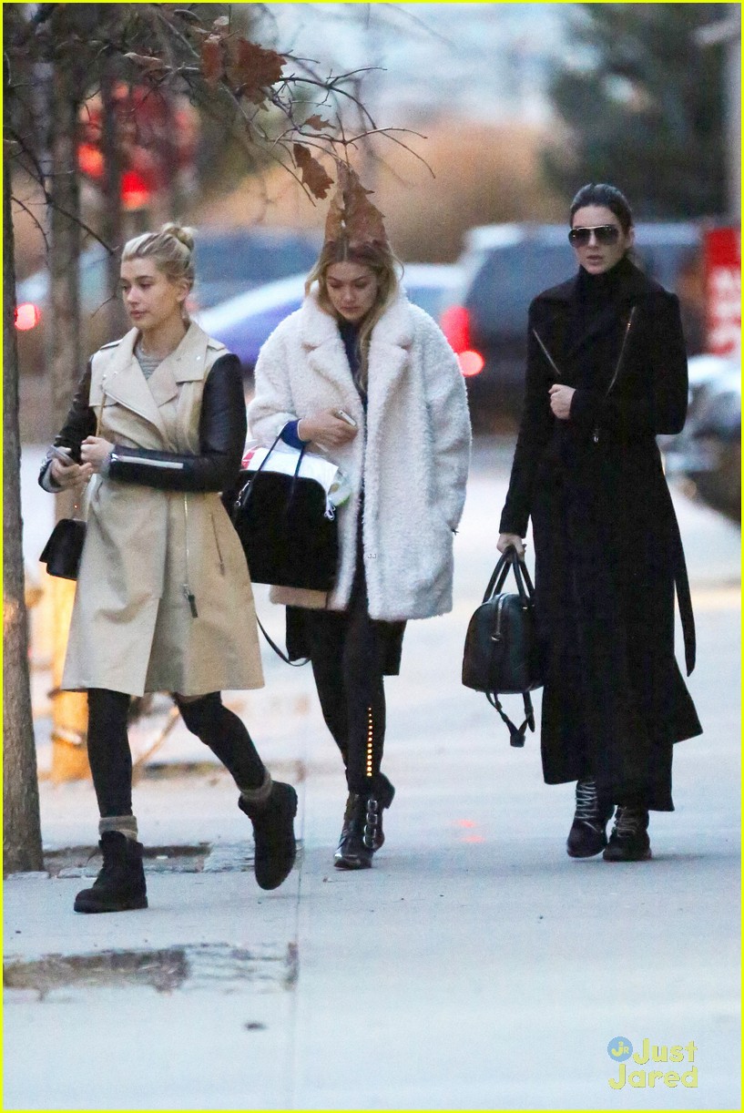 Kendall Jenner, Gigi Hadid, & Hailey Baldwin Are Inseparable After Photo Shoot in NYC