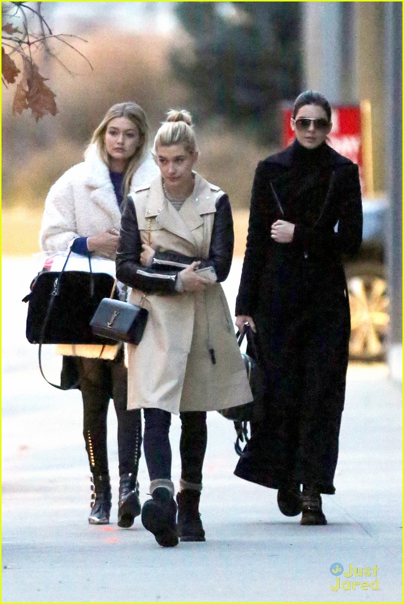 Kendall Jenner, Gigi Hadid, & Hailey Baldwin Are Inseparable After Photo Shoot in NYC