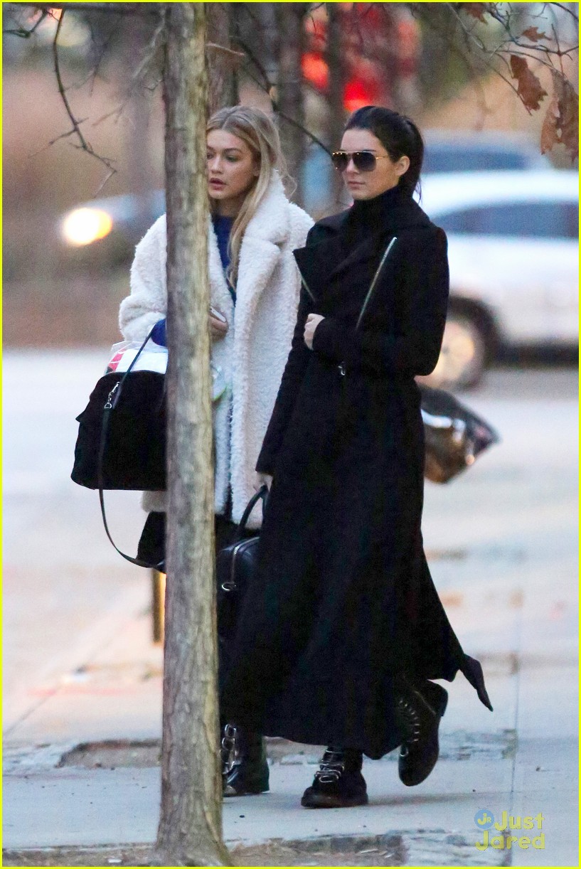 Kendall Jenner, Gigi Hadid, & Hailey Baldwin Are Inseparable After Photo Shoot in NYC