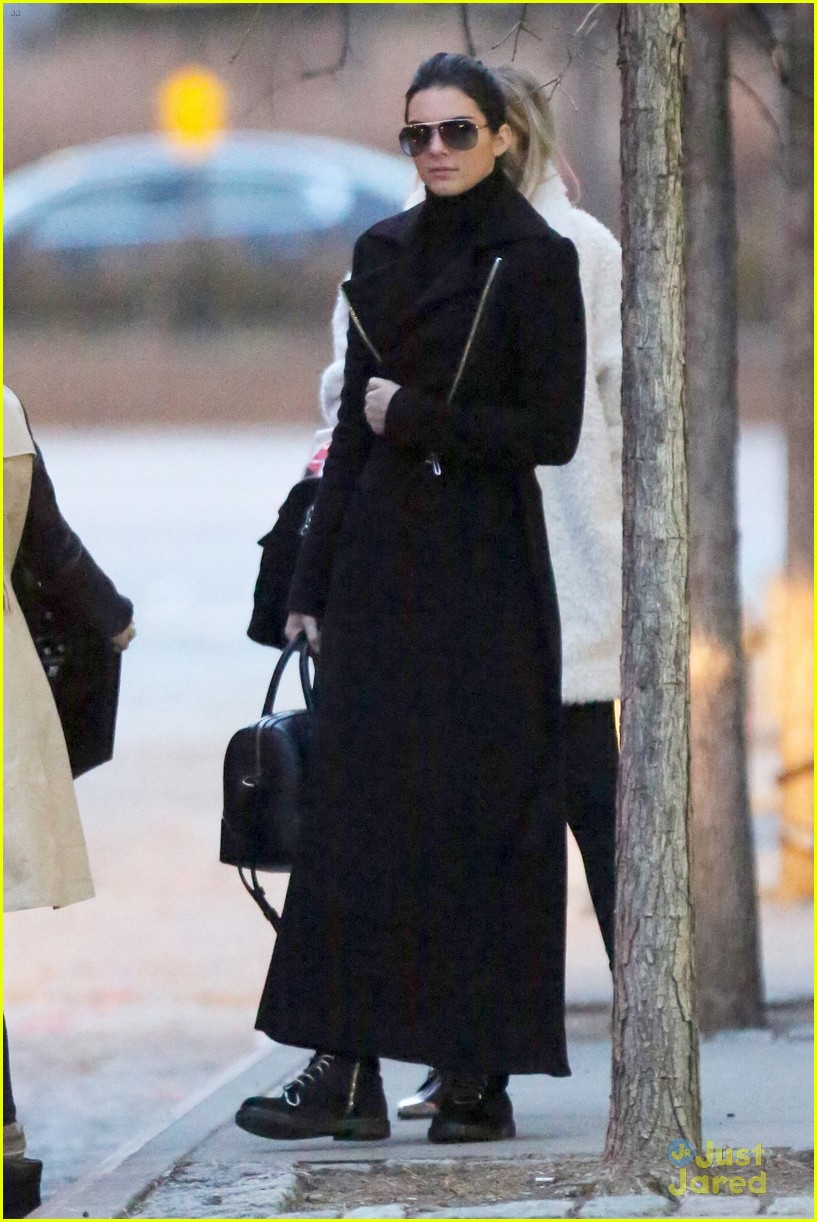 Kendall Jenner, Gigi Hadid, & Hailey Baldwin Are Inseparable After Photo Shoot in NYC