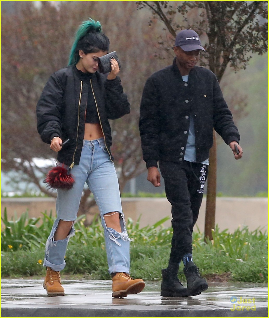 Kendall Jenner Goes Back Home After Karl Lagerfield Show in Austria