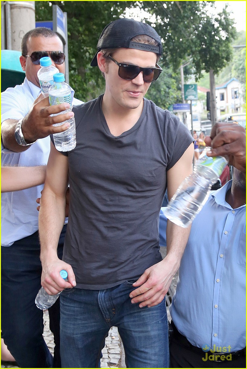 Paul Wesley Flaunts His Buff Biceps While Sightseeing in Rio!