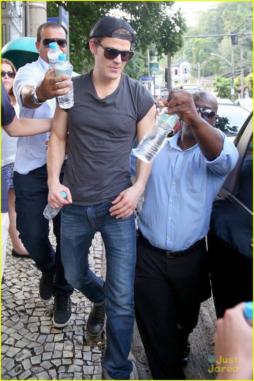 Paul Wesley Flaunts His Buff Biceps While Sightseeing in Rio!