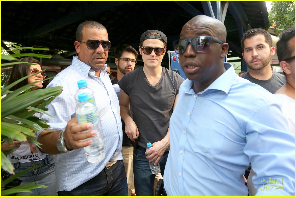 Paul Wesley Flaunts His Buff Biceps While Sightseeing in Rio!