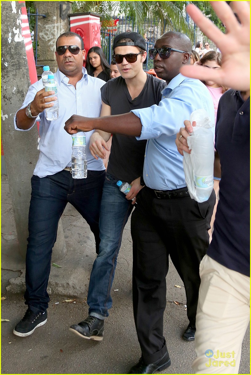 Paul Wesley Flaunts His Buff Biceps While Sightseeing in Rio!