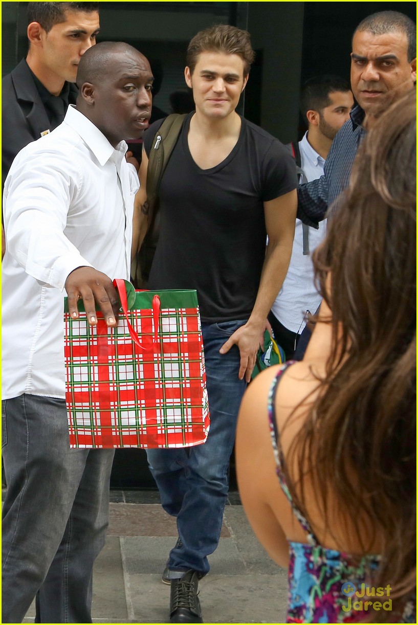 Paul Wesley Flaunts His Buff Biceps While Sightseeing in Rio!