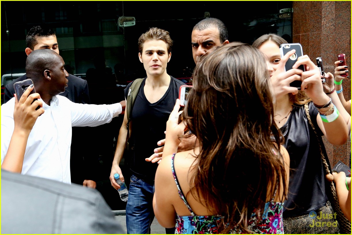 Paul Wesley Flaunts His Buff Biceps While Sightseeing in Rio!