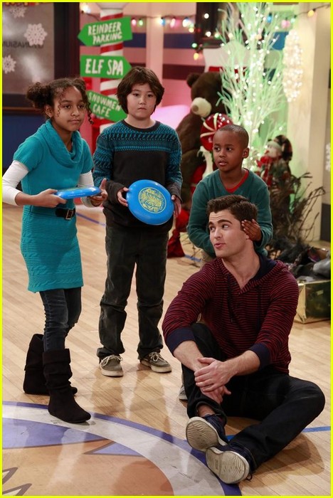 Adam, Bree & Chase Are Making Our Holidays Even Better With Bionic Dolls on 'Lab Rats'! (Exclusive Stills)